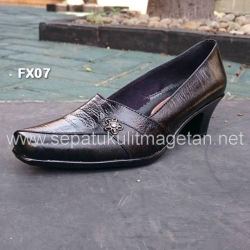 Sepatu Kulit Pantofel Wanita FX07