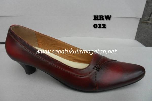 Sepatu Kulit Pantofel Wanita HRW 012