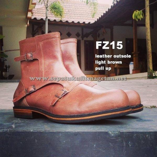 Sepatu Kulit Boots Eksklusif FZ15 Brown