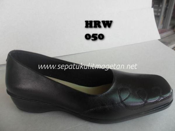 Sepatu Kulit Pantofel Wanita HRW 050
