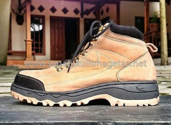 Sepatu Kulit Boots Eksklusif FB112