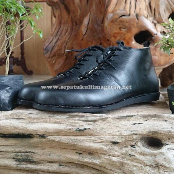 Sepatu Kulit Boots Eksklusif FB20 Black