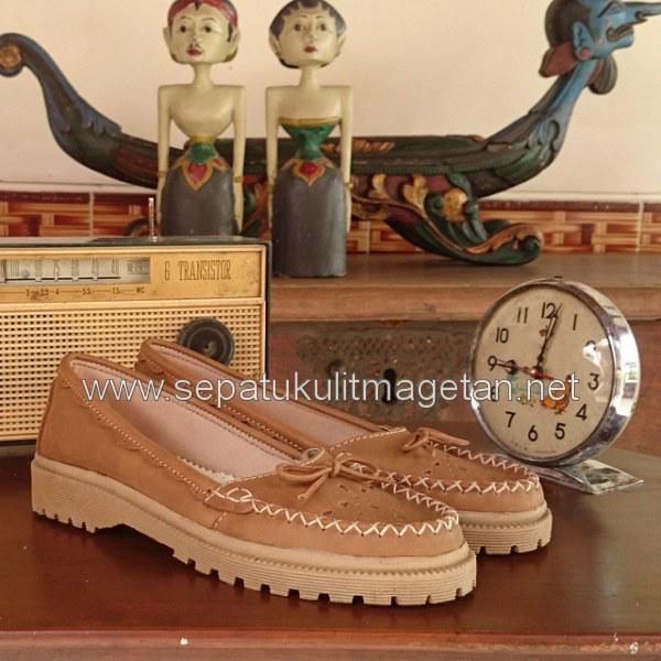 Sepatu Kulit Casual Eksklusif Wanita FL33 Outsole