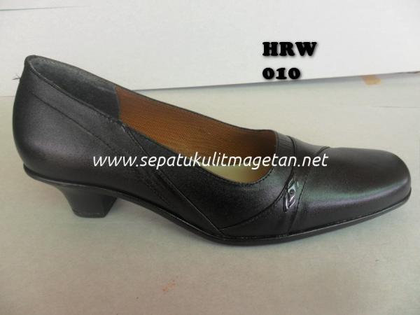 Sepatu Kulit Pantofel Wanita HRW 010