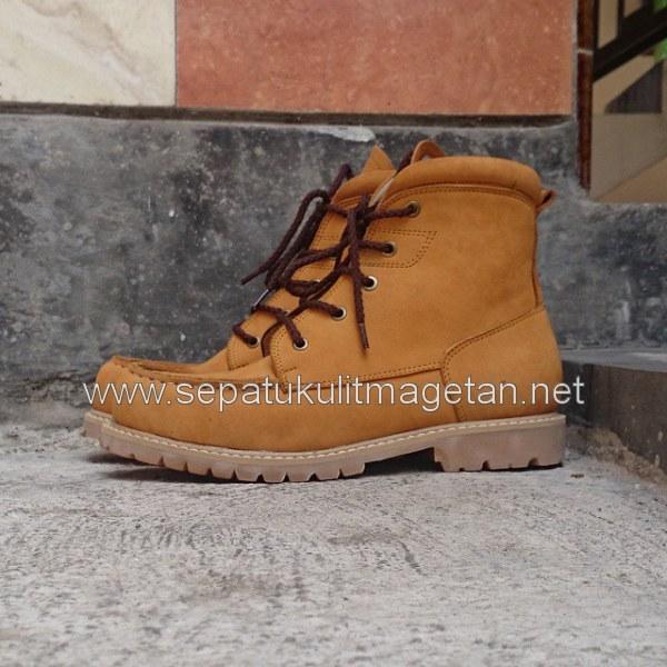 Sepatu Kulit Boots Eksklusif FB105