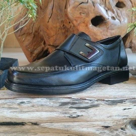 Sepatu Kulit Pantofel Pria FY04