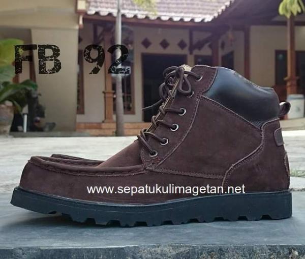 Sepatu Kulit Boots Eksklusif FB92 Brown