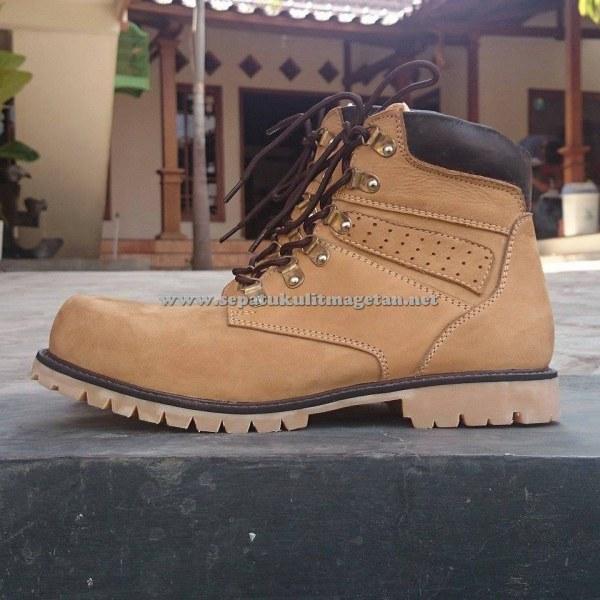 Sepatu Kulit Boots Eksklusif FB98