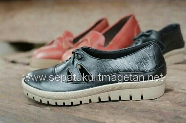 Sepatu Kulit Casual Eksklusif Wanita FLC04 Black