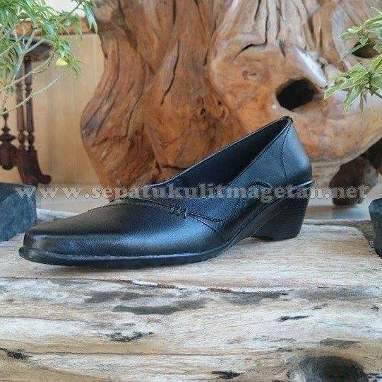 Sepatu Kulit Pantofel Wanita FX02