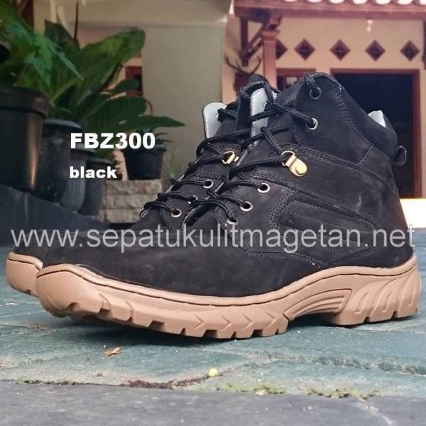 Sepatu Kulit Boots Eksklusif FBZ300 Black