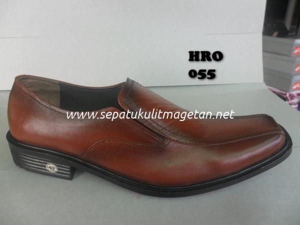 Sepatu Kulit Pantofel Pria HRO 055