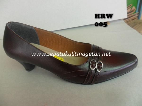 Sepatu Kulit Pantofel Wanita HRW 005