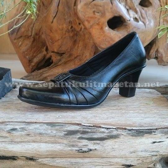 Sepatu Kulit Pantofel Wanita FX04