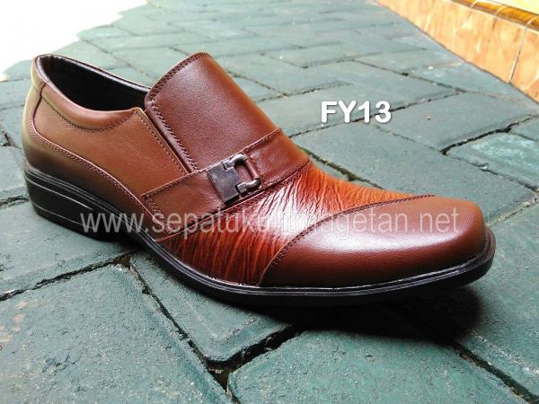 Sepatu Kulit Pantofel Pria FY13